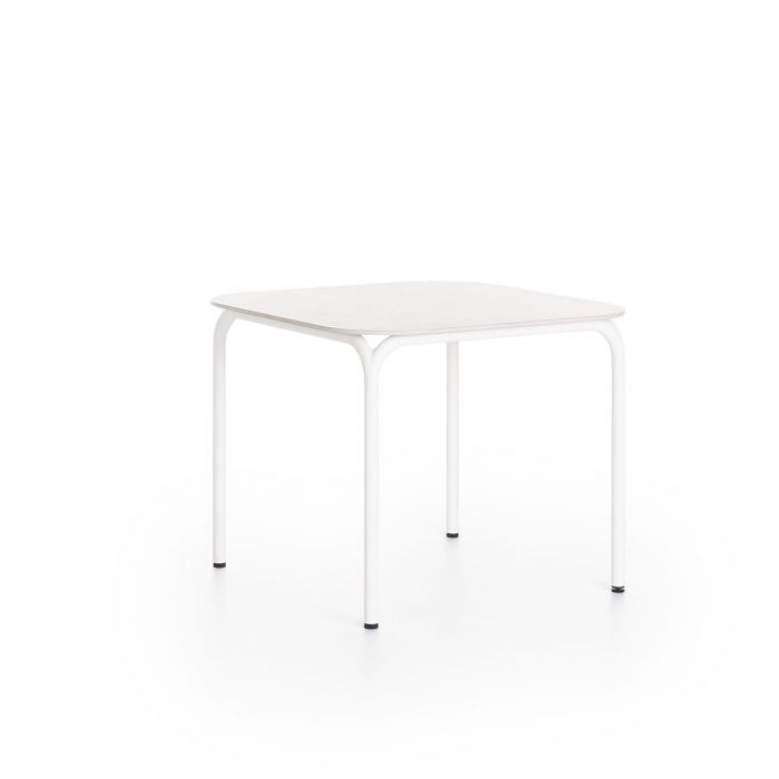 Capa Dining Table