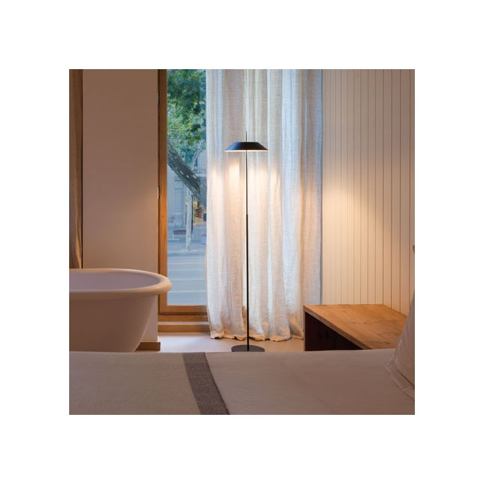 MAYFAIR Lampadaire LED avec Variateur H147cm or satiné mat Vibia -  LightOnline